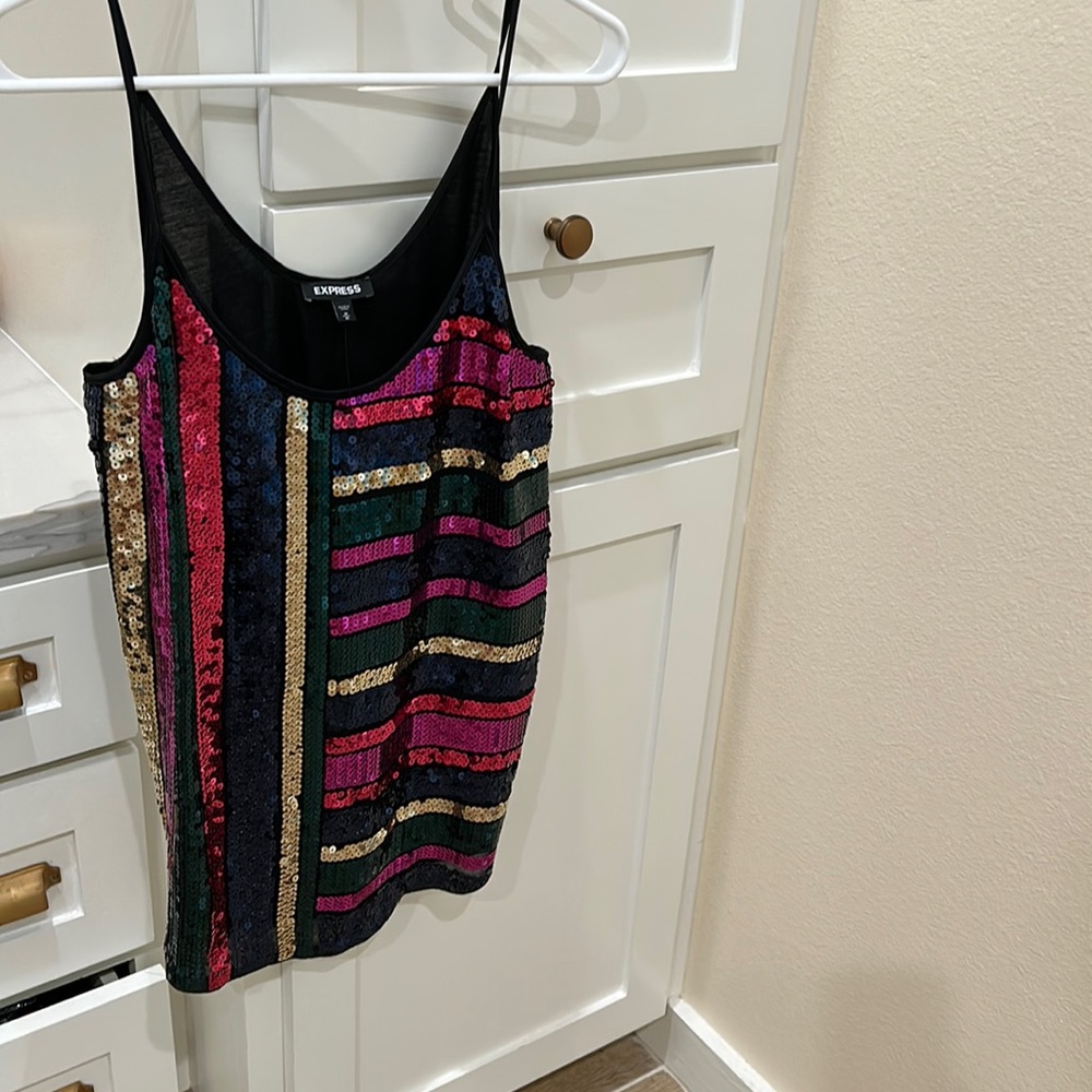 Sequin tank